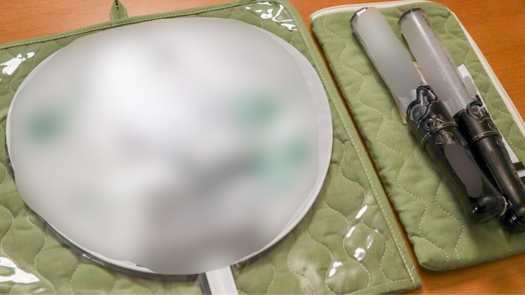 うちわケースとペンライトケースの写真