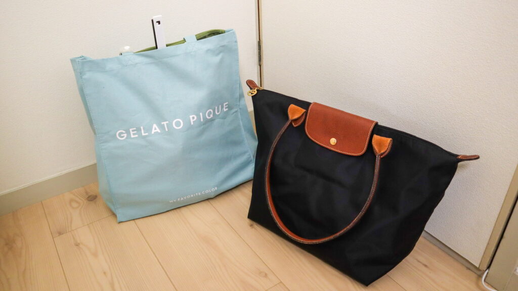 トートバッグ・泊まり用バッグを並べた写真